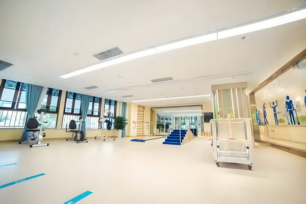 大学本科深圳落户政策_预售惨淡人气暴跌谁也救不了“狂妄自大”的那英 预售惨淡人中了圈套C的